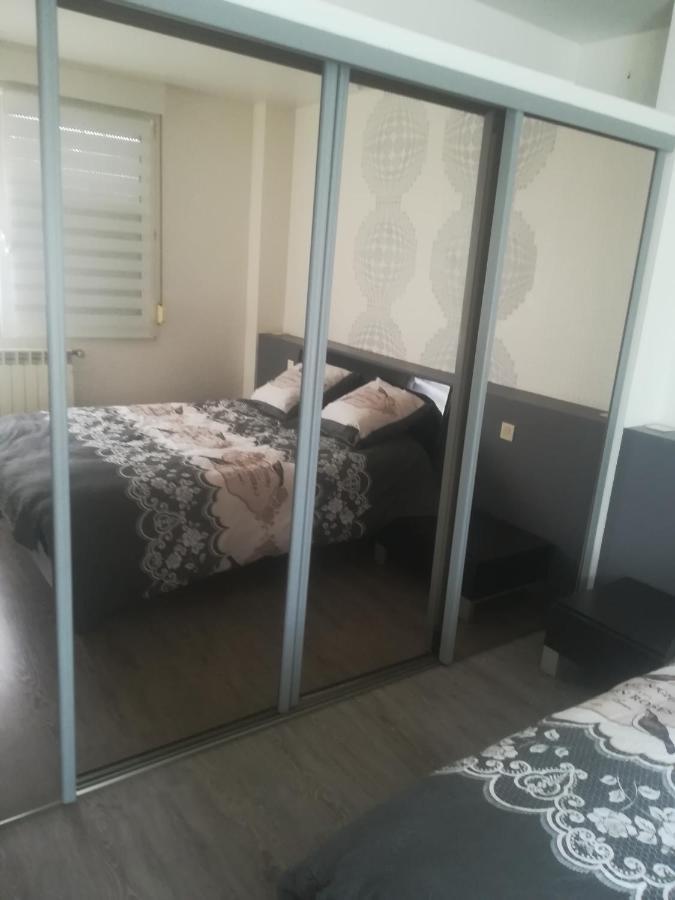 Logement De Plein Pied A Mirecourt Exterior foto
